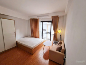 Cho thuê căn hộ phố Lê Thanh Nghị, 7 tầng thang máy, ô tô dừng đỗ, điện nước giá dân