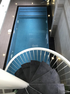 Cho thuê biệt thự cực đẹp trung tâm Vinhomes, có bể bơi, phòng xông hơi, miễn phí dịch vụ