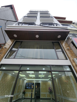 Bán nhà Phố Nguyễn Khang, diện tích: 64 m2, tầng: 7, mặt tiền: 6 m, giá: 35.5 tỷ (Có thương lượng)