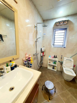 Gia đình tôi cần bán gấp biệt thự Ciputra. 336m2 x 4t - MT12m - Giá: 235 tỷ