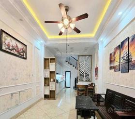 Cho thuê nhà Ngọc Thụy 40 m2 x 4T, 10 tr/th