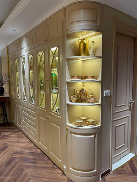 Gia đình chuyển vào SG cần bán 3 căn hộ 130m2, 100m2 và 80m2 tất cả đồ làm tâm huyết full như ảnh