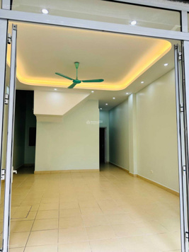 Cho thuê nhà Nguyễn Huy Tưởng - Thanh Xuân, DT 85m2 x 5 tầng, mặt tiền 6m, có thang máy, điều hòa