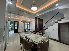 Biệt thự liền kề 3 phòng ngủ full nội thất tiện nghi giá 35 triệu/tháng liên hệ 0889 729 555