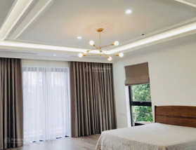 Cho thuê BT Hoa Sữa 340m2, hoàn thiện đẹp, đường thông thoáng, full nội thất, giá 63 triệu/tháng