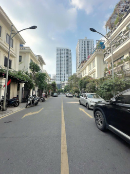 Bán CHCC tòa Thanh Xuân Building, 35 Lê Văn Thiêm căn góc tầng trung, 98m2 3PN 2VS, full NT cao cấp