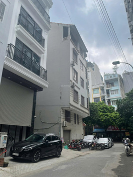 Bán đất phân lô khu phân lô Tu Hoàng, Nam Từ Liêm, kd, vỉa hè, 75m2, MT 6.5m, giá tốt