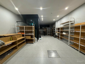 Chính chủ cần cho thuê tầng 1 + tầng 2, có kệ siêu thị, hoàn thiện đẹp: Lh 0981 664 955