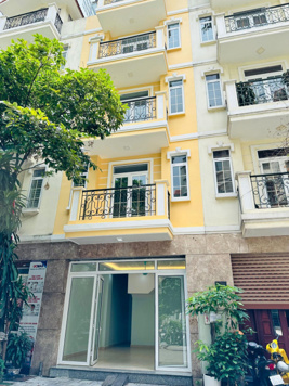 Cho thuê nhà liền kề 96 Nguyễn Huy Tưởng - Thanh Xuân. Dt 80m*5T*MT 5m, thang máy. Giá 40tr/th