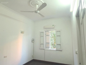 Nhà nguyên căn 8 phòng ngõ 562 Thụy Khuê cần cho thuê