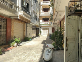 Cho thuê nhà mặt ngõ làm văn phòng ở 369 Trường Chinh, giá chỉ 6,5 triệu/tháng. LH 0363 400 316