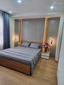 Cần bán chung cư Five Star Kim Giang, có slot ô tô, tầng 20, căn 2 ngủ 82m2, nhà sạch đẹp, 5 tỷ