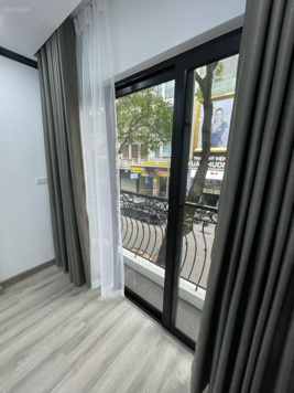 Bán nhà mặt phố Trường Chinh, vị trí đắc địa, 5 tầng xây mới, 35m2, sổ đỏ, giá 12,3 tỷ, 0903 280 064