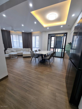 Cho thuê căn hộ 2PN full đồ cao cấp cạnh trường Việt - Pháp Alexandre Yersin Ngọc Thụy: 0916 393 862
