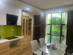 Mặt phố Đê La Thành - kinh doanh sầm uất ngày đêm, mặt tiền rộng, 3 thoáng