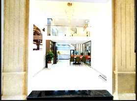 Nhà phố Tây Sơn. Nội thất 5 sao. 5 tầng mới. Gần trường học, chợ. Ô tô đỗ sát nhà. Khu dân trí cao