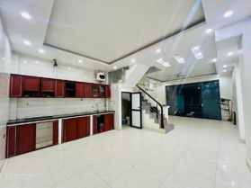 Chính chủ cho thuê nhà nguyên căn Phố Thạch Cầu, Long Biên 11tr/th 50m2 4 tầng, 4 ngủ