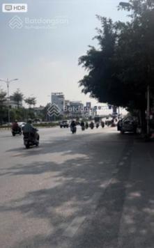 Bán căn cấp 4 mặt đường Phố Trạm đang cho thuê