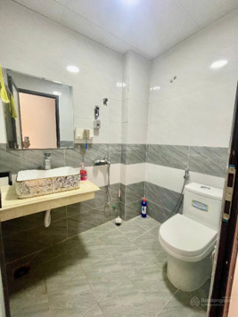 Bán nhà Thạch Bàn lô góc 32m2 x 5 tầng 7 chỗ qua nhà 4,2 tỷ full nội thất