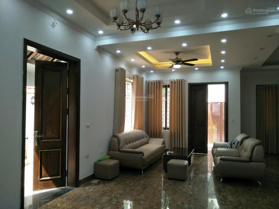 Cho thuê nhà Nguyễn Xiển, DT 60m2 x 5T. Giá 19tr/th