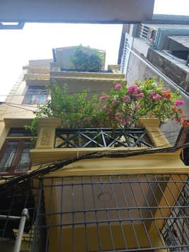 Bán Nhà Ngõ Phố Đại Từ 35M -4 T - MT4,8M -5,85 Tỷ  + Ngõ nông thẳng, trước nhà rộng, lô góc cực thoáng,  + Nhà đẹp, công năng dư thừa, thiết kế lệch tầng 2 phòng. Khách mua ở hoặc cho thuê đều tốt 