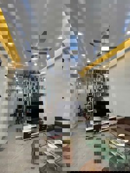 Chỉ nhỉnh 6 tỷ Nhà Hồ Tùng Mậu