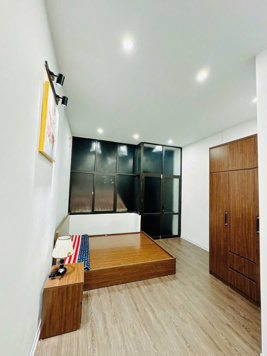  Bán nhà mới đẹp đúng như ảnh 26m2 x 5 tầng ở La thành chỉ việc về ở, sổ đỏ hoa hậu