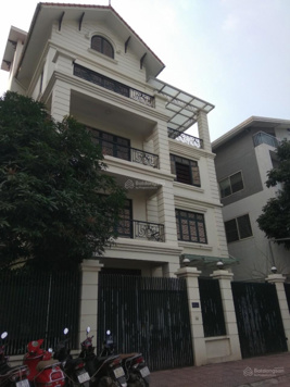 Cho thuê nhà biệt thự C37 Bắc Hà - Tố Hữu. Dt 200m2*4T, 1 hầm * MT 10m. Giá 60tr/th