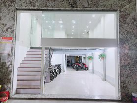 Cho thuê cửa hàng tầng lửng ngõ 93 Hoàng Quốc Việt, đối diện chung cư Tràng An Complex. DT 55m2