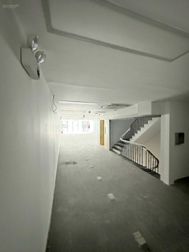 Cho thuê nhà riêng tại phố Châu Long, giá siêu hấp dẫn. Phù hợp làm VP, ngân hàng, shop, nhà hàng