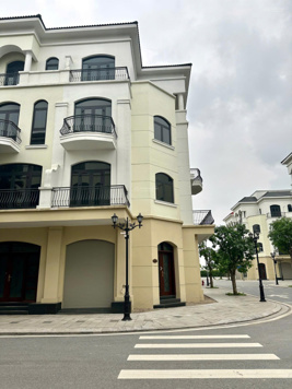 Cần tiền bán gấp biệt thự góc ngã tư giá cắt lỗ 3 tỷ chỉ còn 12,864 tỷ cho 105m2 đất view công viên