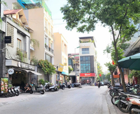 Bán đất ngõ 279 Đội Cấn. Mặt ngõ kinh doanh tấp nập, đường rộng 8m, vỉa hè 4m, mặt tiền 7.2m