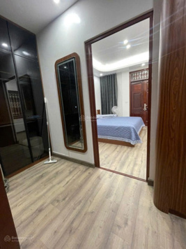 Siêu phẩm duy nhất tại đường Lạc Long Quân, bán nhà 5 tầng, 3PN + 4WC, giá 15 tỷ VND