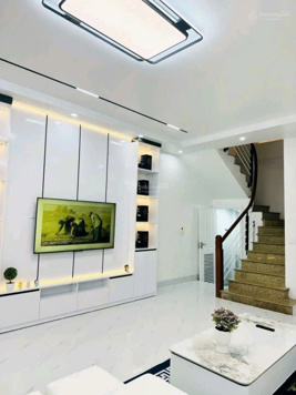 Giá hời - nhà đẹp gần ô tô tránh - 47m2 5 tầng đẹp - mặt tiền rộng 4.8m2. Giá 8.25 tỷ