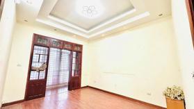 Hoàng Mai, Giáp Bát, ô tô vào nhà, 73m, 4 tầng, mt 4.5m, bên cạnh hồ Kim Đồng