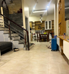Chính chủ cần bán gấp nhà ngõ đường Nguyễn Trãi, 4 tầng mới đẹp, 52m2 giá chỉ 8,2 tỷ