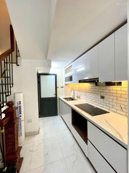 Chính chủ bán nhà riêng tại Lĩnh Nam cách đường Lĩnh Nam 34m2. Full nội thất về ở ngay