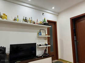 Chuyển lên căn rộng hơn nên gia đình cần nhượng lại căn 1 ngủ, 45m2 toà VP5 Linh Đàm. Sổ đỏ CC