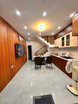Bán nhà chính chủ Phú Đô 40m2 x 5 tầng, dân xây, ô tô đỗ cửa, lô góc chỉ 6 tỷ