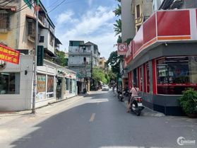 Đỉnh cao căn góc mặt phố Vạn Bảo. Tòa nhà 9 tầng thang máy. Dòng tiền 70tr/tháng. Giá: 3x tỷ