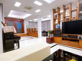 Bán biệt thự Linh Đàm - diện tích 250 mét - 4 tầng - mặt tiền 12,5 mét - vỉa hè - giá 39,6 tỷ