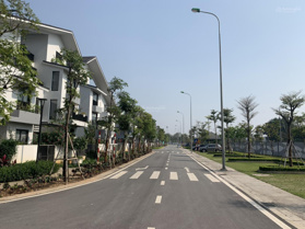 Cần bán căn biệt thự song lập Đông Nam Gamuda, sổ đỏ DT 230m2. Lh 0963 322 832