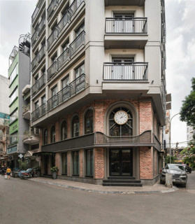 Cho thuê nhà mặt phố khu Trúc Bạch - Ba Đình - 120m2*3 tầng - MT 20m - Alo 0878 170 458