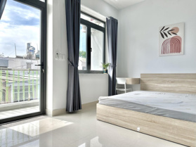 Cho thuê CHCC mini full nội thất bancol máy giặt riêng ngay ngã tư Phú Nhuận