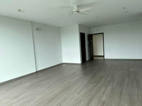 Bán đất Kim Mã tặng GPXD 6 tầng - 100m ra mặt phố - kinh doanh dòng tiền - đối diện đại sứ quán