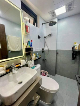 Hiếm - chính chủ cho thuê nhà mới 98m2x4.5T, kinh doanh, VP, vỉa hè, ôtô, Cầu Giấy, Dịch Vọng 39tr