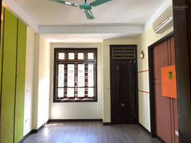 Cho thuê nhà riêng tại đường Nguyễn Khánh Toàn, 18 triệu vnd, 58 m2, 5 tầng, ô tô đỗ cửa