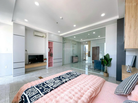 Cho thuê căn hộ studio cao cấp ban công lớn, full nội thất, gần ngã tư Hàng Xanh, Q1 ở Bình Thạnh