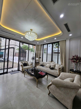 A trai nhờ bán siêu phẩm lô góc Quận Hoàng Mai - DT 87,7m2 5T - sổ đỏ đẹp - ô tô để bạt ngàn