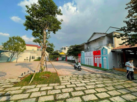 Đất 1700m2 có sẵn nhà thích hợp biệt thự gần chợ Dĩ An 1 sổ riêng đường nhựa xe hơi
